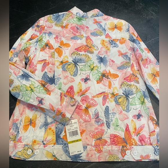 BNWT Colorful Butterfly Eyelet Button Down Blouse - Picture 2 of 5
